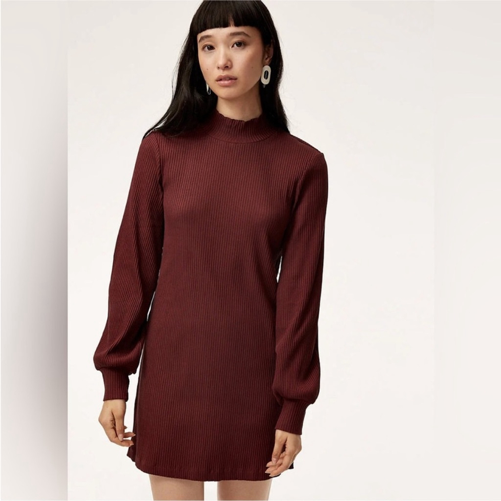 Wilfred Laverna Dress Size Medium Ribbed Knit Mock Neck Mini Burgundy